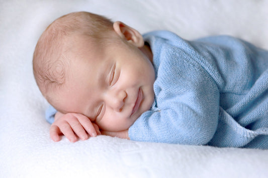 Die Bedeutung von Babyschlaf: Rituale und Tipps für Eltern